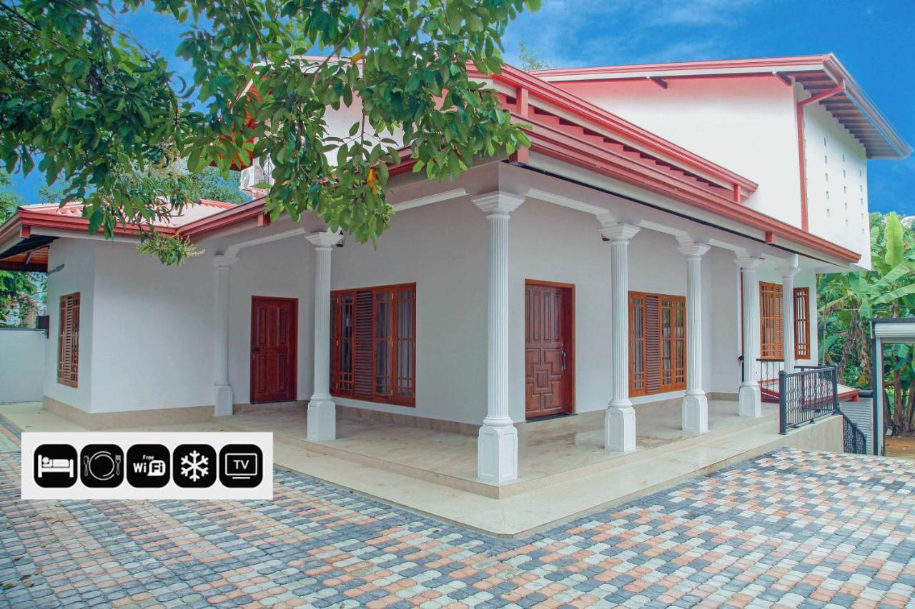 Hotel White House Ratnapura Esterno foto