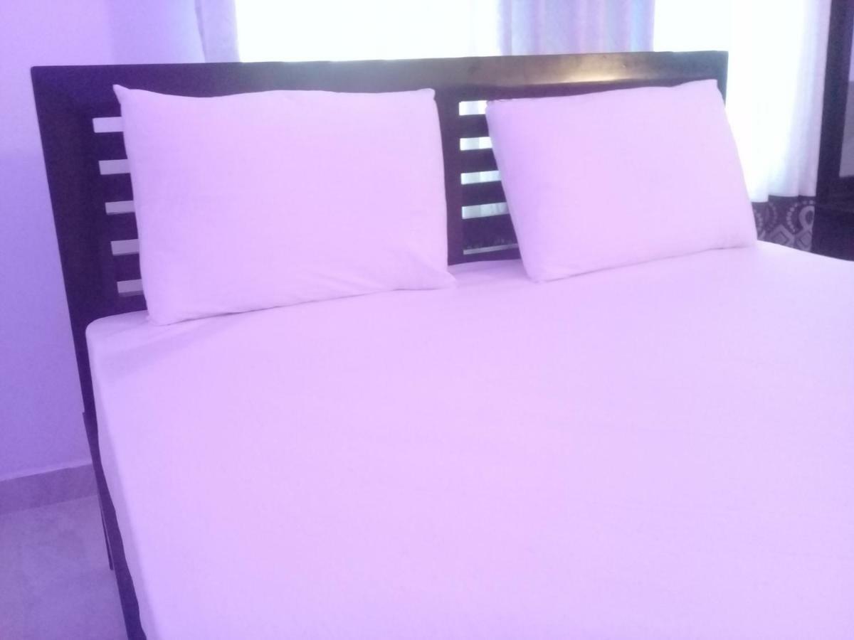 Hotel White House Ratnapura Esterno foto