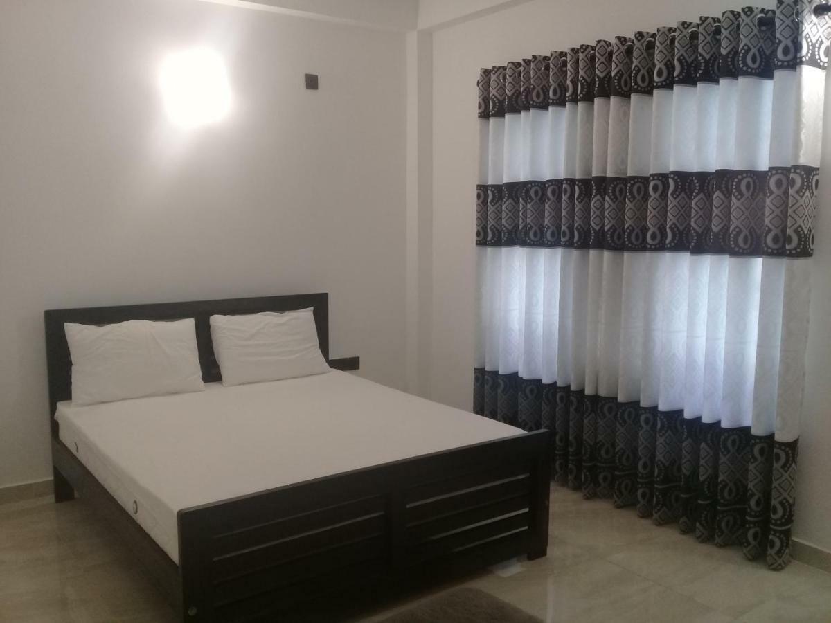 Hotel White House Ratnapura Esterno foto